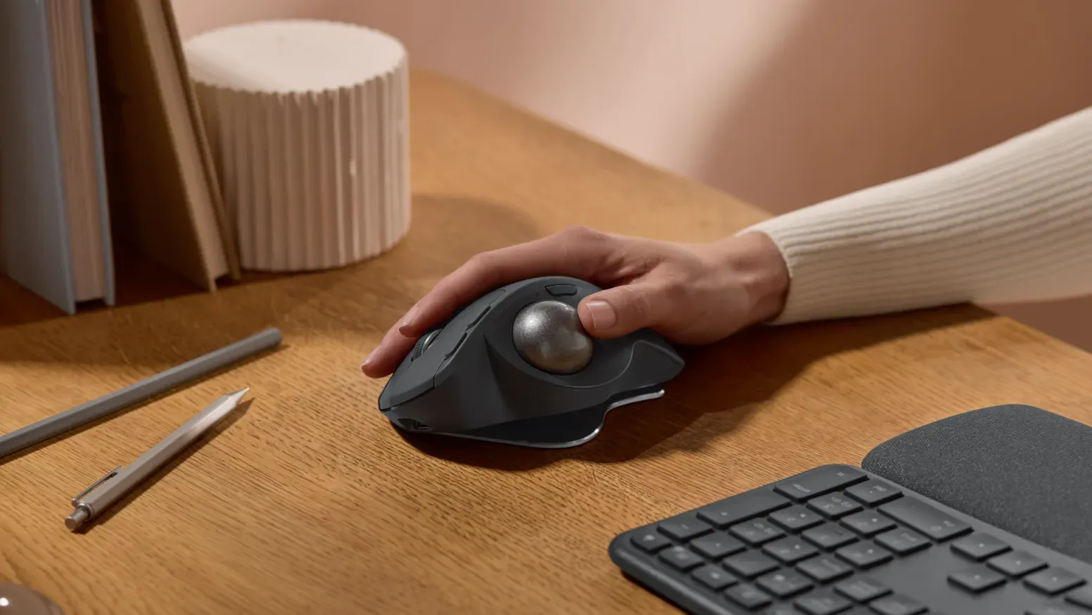 ماوس بی‌ سیم لاجیتک مدل Logitech Mx Ergo
